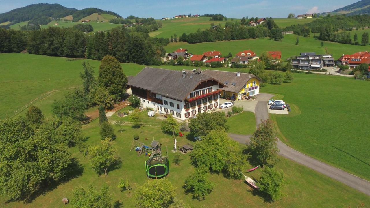 Ferienhof Hinterstrasser Mondsee Exterior foto